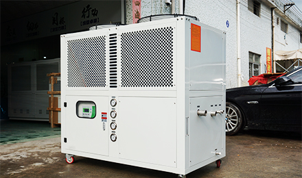 影響螺桿式冷水機部件使用壽命原因是什么？